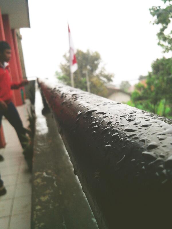 widyaRhmwt's tweet photo. Pas tadi pagi, hasil foto @GilangFaleva =)) fokus tidak? :D http://t.co/9jvNapw1WG