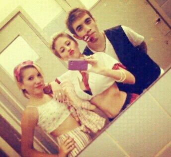 Oriijb3's tweet photo. Ellos<3 http://t.co/wNkTqBby6F