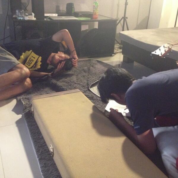 syifaNRG's tweet image. omgub lagi moto bocahe.-."@theFinestTree: Ini kira-kira @cakkaNRG &amp;amp; @gubrack lagi ngapain ya? #TheFinestTree http://t.co/xytqb0acV2"