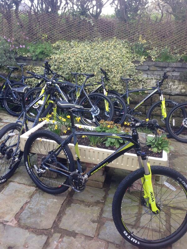 Ginger_Rick's tweet photo. Just built a new fleet of Saracen bikes for greater Manchester police, many thanks @twelve50bikes @SaracenBikes http://t.co/7eZtuj9weU