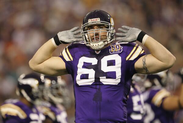 SportsCenter's tweet photo. Bears, DE Jared Allen have agreed to terms on a 4-year contract. » http://t.co/tASGy7gA5b