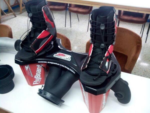 Ya esta aquí el equipo de #FlyboardGalicia. A partir del viernes 28 de marzo nos pondremos a volar en la Ría de Vigo.