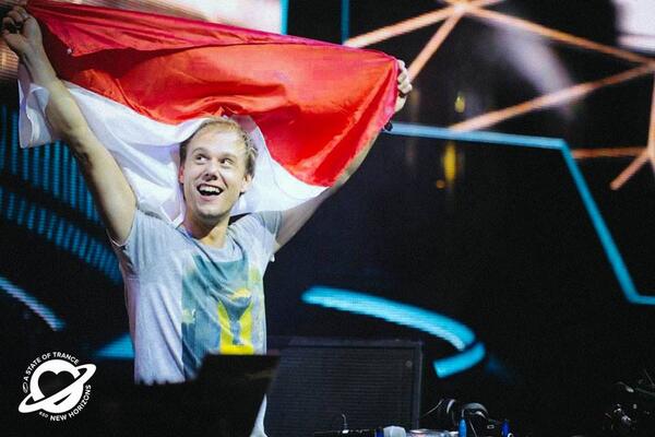 paituamaitua's tweet image. Gaaf joh! @arminvanbuuren @asot #ASOT650ID