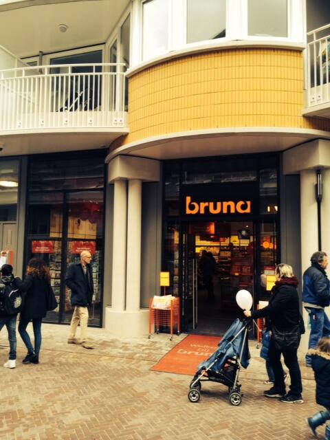 Vandaag opening <a href="/Bruna_nl/">Bruna</a> #Amsterdam <a href="/Oostpoort/">Beleef Oostpoort</a>, <a href="/RetailBouw/">retailbouw</a>