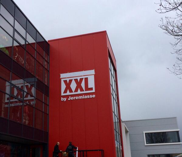 RT <a href="/hkraamer/">Herman | Nilsson</a>: Het schitterende nieuwe pand van <a href="/jeremiasseff/">Jeremiasse</a> in #Goes krijgt vandaag een naam