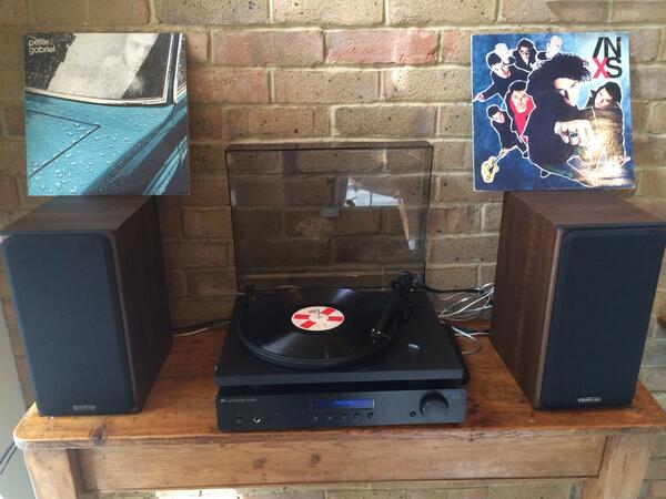 WhyQeu's tweet image. Going old school today - raiding the excellent vinyl collection @JonesShoreditch #anyrequests ?