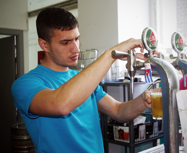 Malagaenlamesa's tweet photo. #Málaga | http://t.co/8ShfKWtz1w | @MercadoProvenzal, una nueva franquicia en la batalla de la #cerveza #lowcost. http://t.co/aRy2XThbIO