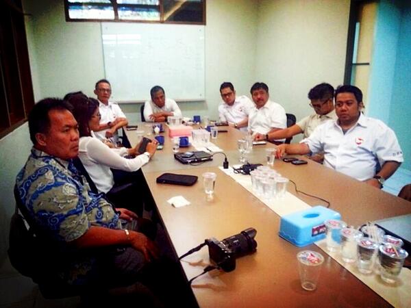 Rapat kecil GNI siang tadi pukul 12.00 bersama <a href="/SORPINDO/">sorpindo</a> dan bpk.Wawa dari dpp gerindra ( at DPP <a href="/Gerindra/">Partai Gerindra</a> ) :)