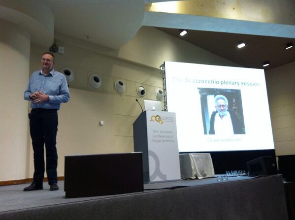 ECFG12's tweet photo. Nick Talbot during the Scazzocchio session of #ECFG12. http://t.co/Z6akYHrkAG