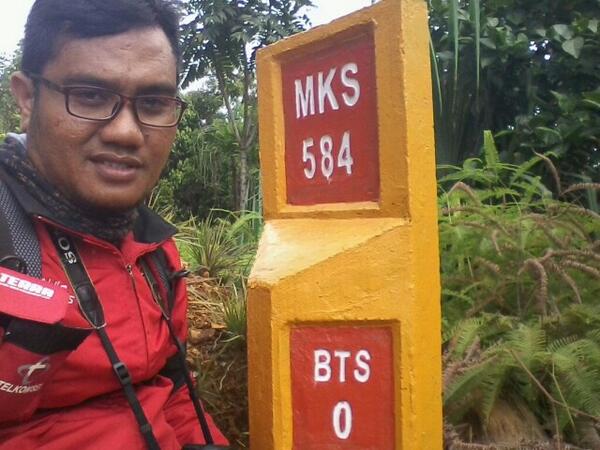 KM Nol perbatasan SulSel - SulTra, Makassar 584 KM?? :)) #30Hjelajahcelebes