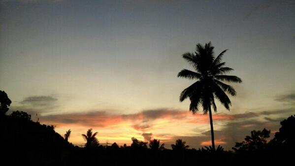 Sunset sore tadi, trans Sulawesi #Malili - #Lasusua | #30Hjelajahcelebes