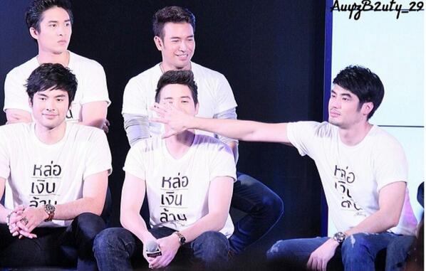 บังความหล่อจิกันหน่อยย <a href="/Great_Warintorn/">Warintorn Panhakarn</a>  @boymarkfanclub <a href="/BoyPakorn_ufo/">บอยกอน👨🏻</a> @PAKORN_BOYBOTH @bombtanin_bot @Bomb_CH3