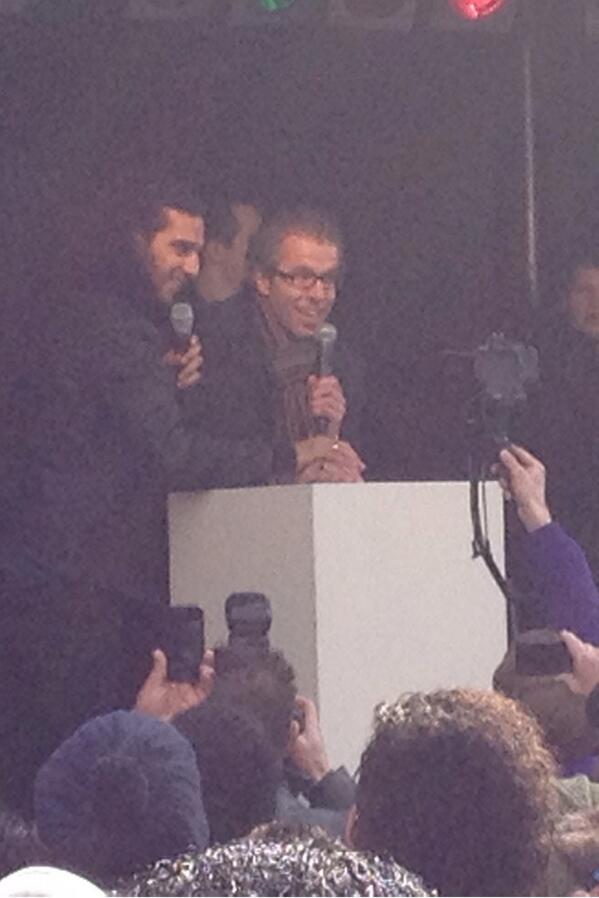 Wethouder <a href="/thijsreuten/">Thijs Reuten 🇪🇺🌹</a> en AliB openen nieuwe winkelcentrum #Oostpoort. Prachtig geworden!