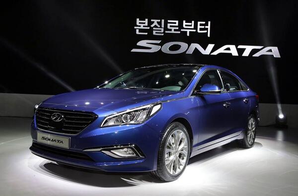 Hyundai_kz's tweet photo. Рассекречена новая Hyundai Sonata!
Подробности здесь: http://t.co/PVx1iv4DdK http://t.co/Hmxb36jylg