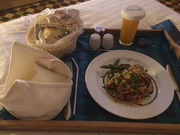 EHawk26's tweet photo. Room service after a tough week of work. Would love  a nice beer to finish the week off #nochance #drycountry #saudi http://t.co/Hi0HtoIP86