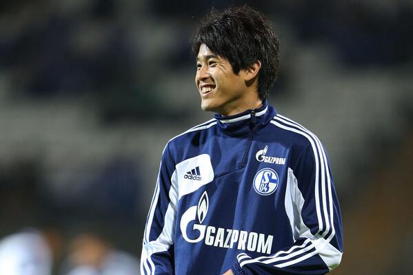 Fcシャルケ04 うっちー誕生日おめでとう 日本ではもう12時を回って27日になっているため シャルケもそれに乗っかります 内田選手にとって健康で実りの多い一年になりますように これからもシャルケをよろしくお願いします 内田 S04 Jp Http T Co