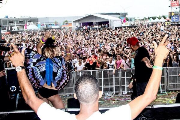 lakesidealphen's tweet image. Wil jij kans maken op 2 #tickets voor #Lakeside2014? Retweet deze foto wie weet komen ze jouw kant op!