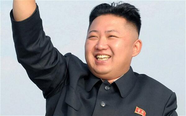 cuatro's tweet photo. El líder norcoreano, Kim Jong-un, impone por ley su corte de pelo a los varones> http://t.co/G6UaMnSX2s http://t.co/UisTQC00jj