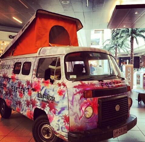 CombiTrip's tweet photo. Ya está nuestra Combi en @CostaneraCenter #combilollapalooza @LollapaloozaCL http://t.co/okMyJ4CsiB
