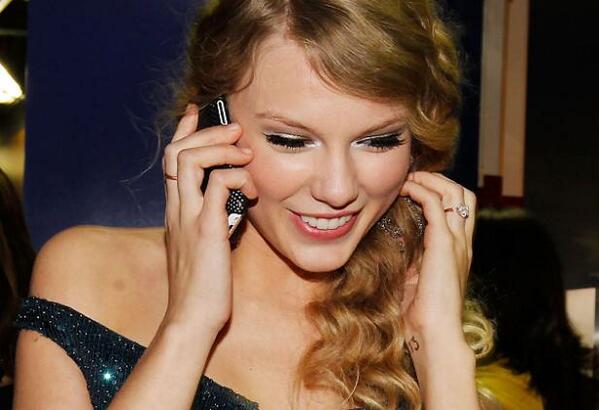 taylorworld_13's tweet image. I ❤ that smile 

#VoteTaylor #KCA