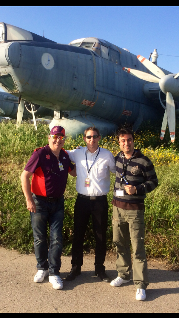 Congratulations to Peter Austn for passing the SEP (L) Profficiency Check. On the PA28 of Course not the Shackleton.