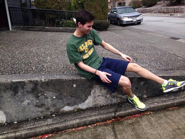 beanerbath's tweet photo. Josh trying to keep up...#fail #stairs @joshrobertson23 http://t.co/05i7wDQQ07