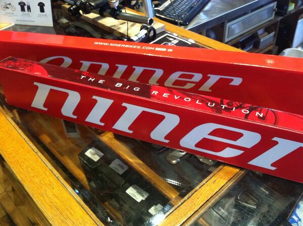 MRow_Bikes's tweet photo. @NinerBikes carbon hardgoods showing up just in time for the raffle on Saturday! HAWT!!! http://t.co/TZvaiaJCG9
