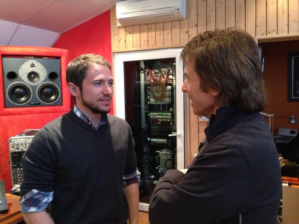 Прямая ссылка на встроенное изображение