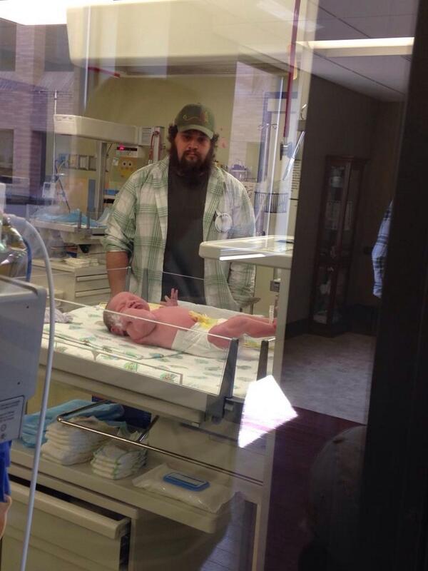 DoogsScents's tweet photo. @chaseyray this is a pic to remember broth! #wraithnation #wraithchaser #newdaddy http://t.co/LbGuxsN74Y