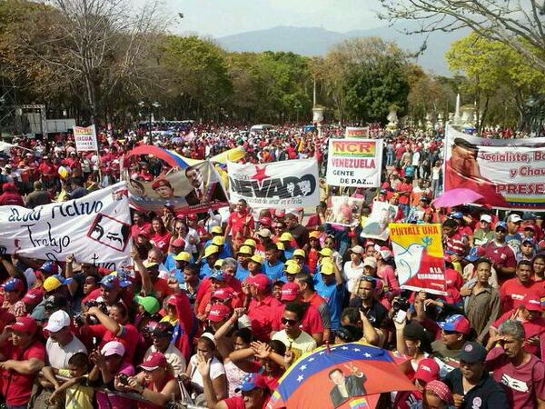 PartidoPSUV's tweet photo. Militancia comprometida y activa #UBChs http://t.co/4vlodeu7TV