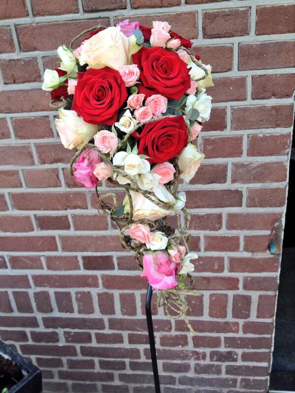 Weer een bruidspaar blij gemaakt. #trouwen #bloemen #bruidsboeket #barneveld