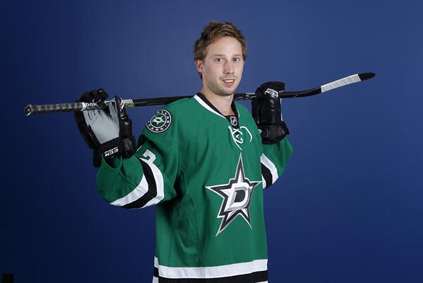 DallasStars's tweet photo. #Stars sign forward Justin Dowling to a two-year contract. READ: http://t.co/BZy605vfIn http://t.co/jqU9ZPxtg6