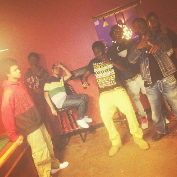 1DAY1Cassh's tweet photo. #Day1 x #WorkGang http://t.co/0jo5KO7830