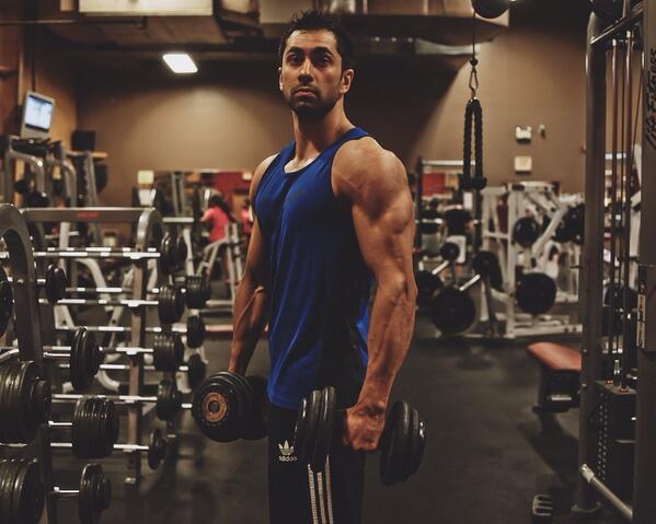 Albert_Darvesh's tweet photo. Pumping iron #Bodybuilding #fitnessmotivation http://t.co/QjgJsYIgfN