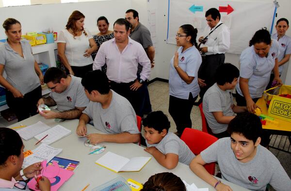 tonatiuhpola's tweet photo. Gran labor realiza @verautismo... ¡Hay que apoyarlos! http://t.co/QhwQjviqnf