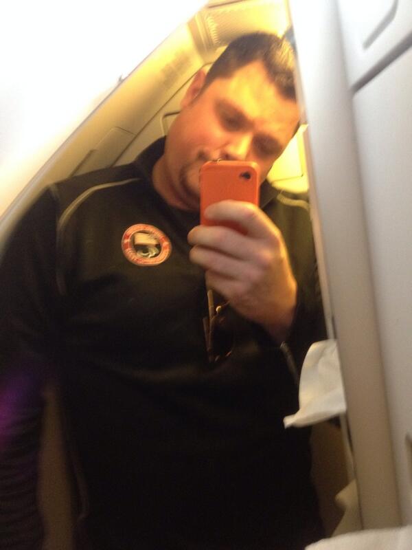 CoachLouPetto's tweet image. In the airplane bathroom. #bigguyproblems