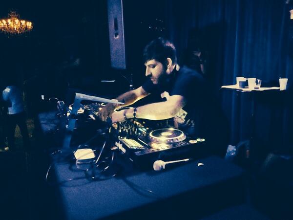 brosafari's tweet photo. The dude @ItsUFO settin it offf #BlackoutMIA http://t.co/jdaz7qfV2P
