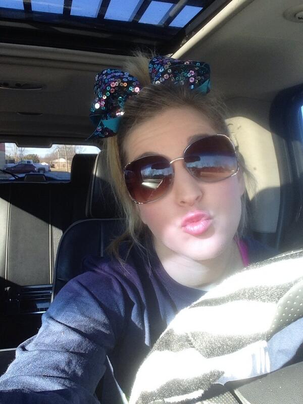 EadsKolton's tweet photo. My WCW goes to this beautiful girl😍who is always there for me and who i miss so much 😥 http://t.co/WBP3uknO5E