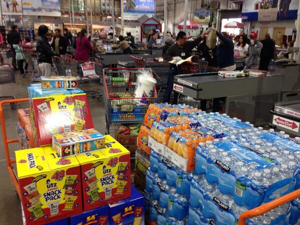 peterjandringa's tweet photo. So we went on a little grocery trip... #PilotDC @grabtheyoke http://t.co/TBdJKTHS2t
