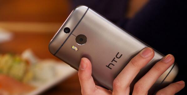 HTCUSA's tweet photo. The #HTCOneM8 is busting the brackets of the mobile industry: http://t.co/jeBzNasxKX #MarchMadness http://t.co/q8SCb60Qxd