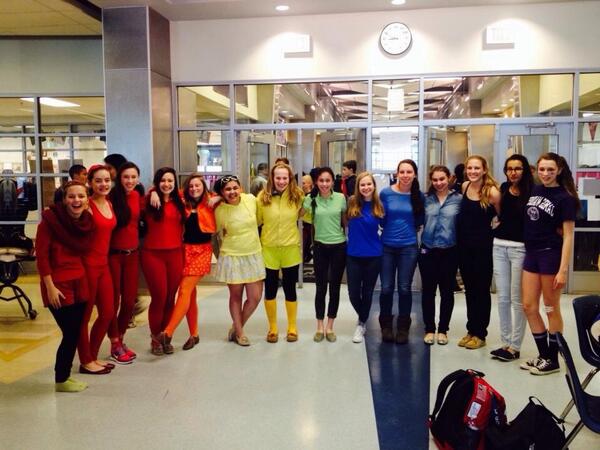 GeneralsTennis's tweet photo. WL girls tennis showing their spirit for the team! 🎾🏆 http://t.co/r5z73pLdH1