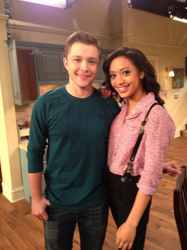 samanthalogan tweet picture