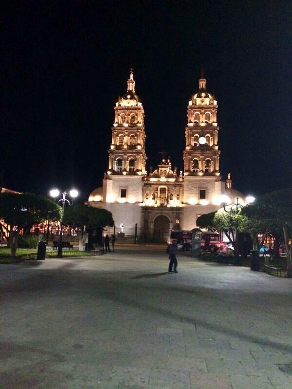 aracelyarambula's tweet photo. Ayer Catedral de Durango!! ✨que lindo es Mexico ✨👌💃 http://t.co/T2pK5AB8O6