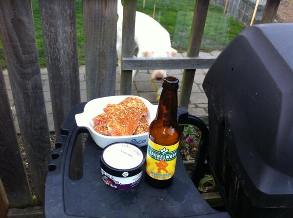 Nelson_Jay's tweet photo. Enjoying auctioneer's tip of @laurelwood1 IPA from the Laurelhurst PTA prez and @rubwithlove on BBQ. I❤️my clients! http://t.co/tFy9dllJQI