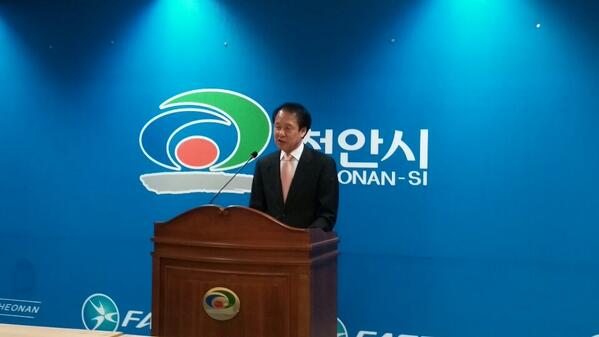 jwlee5314's tweet photo. 오늘 시청 브리핑실에서 기자회견을 하였습니다. 
많은 성원 부탁드립니다^^ http://t.co/VKPwIHODlM