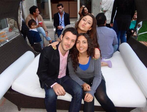 adribarrosoch's tweet photo. Mis pequeños consens!!!! @lailoba @amarhoyos loooove u love birds!! http://t.co/sH6sGsUTxT