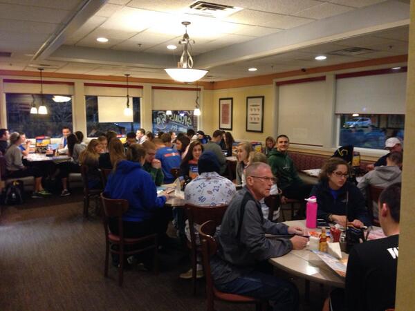 dadio4's tweet photo. Breakfast with champions!! http://t.co/RsULRA7inw