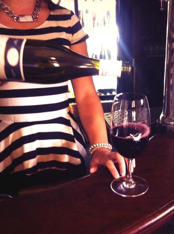 CountingHouseMP's tweet image. The weekend is near and the weather is cool...why no pop in for a cheeky @ParingaEstate red?