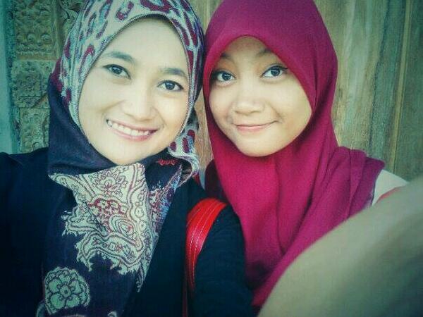 Fitri_Azijah's tweet photo. Miss u like hell emuachhh srlppsss http://t.co/kegROrKPUW
