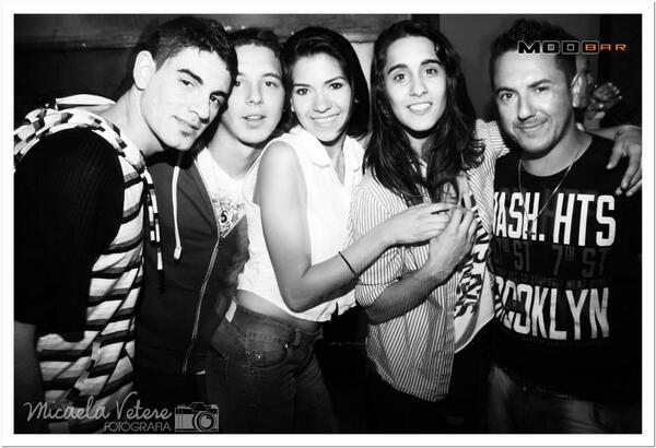 Zaylo_Official's tweet image. UNA NOCHE DE #ModoBar CON MİS AMİGOS! :)